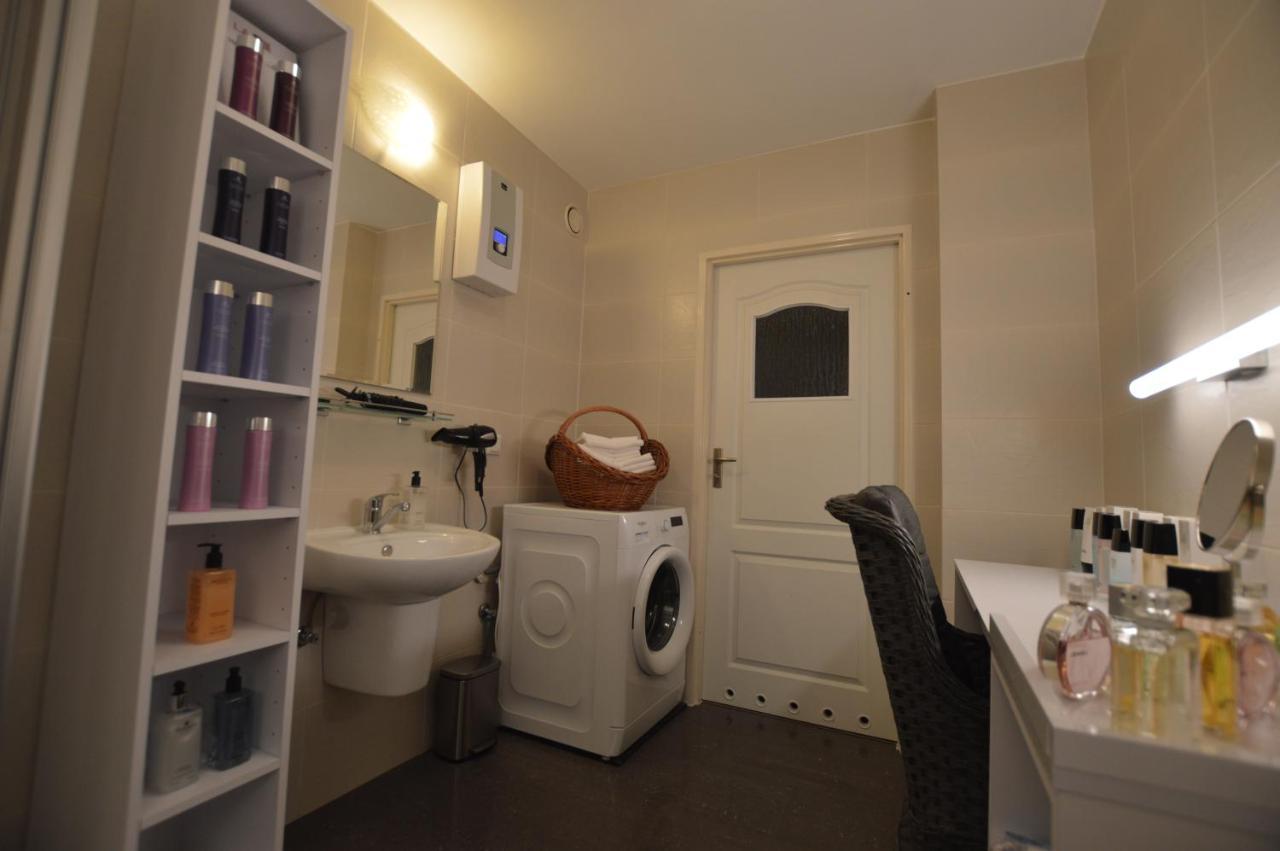 Apartamento The White House Austria Lind ob Velden Exterior foto